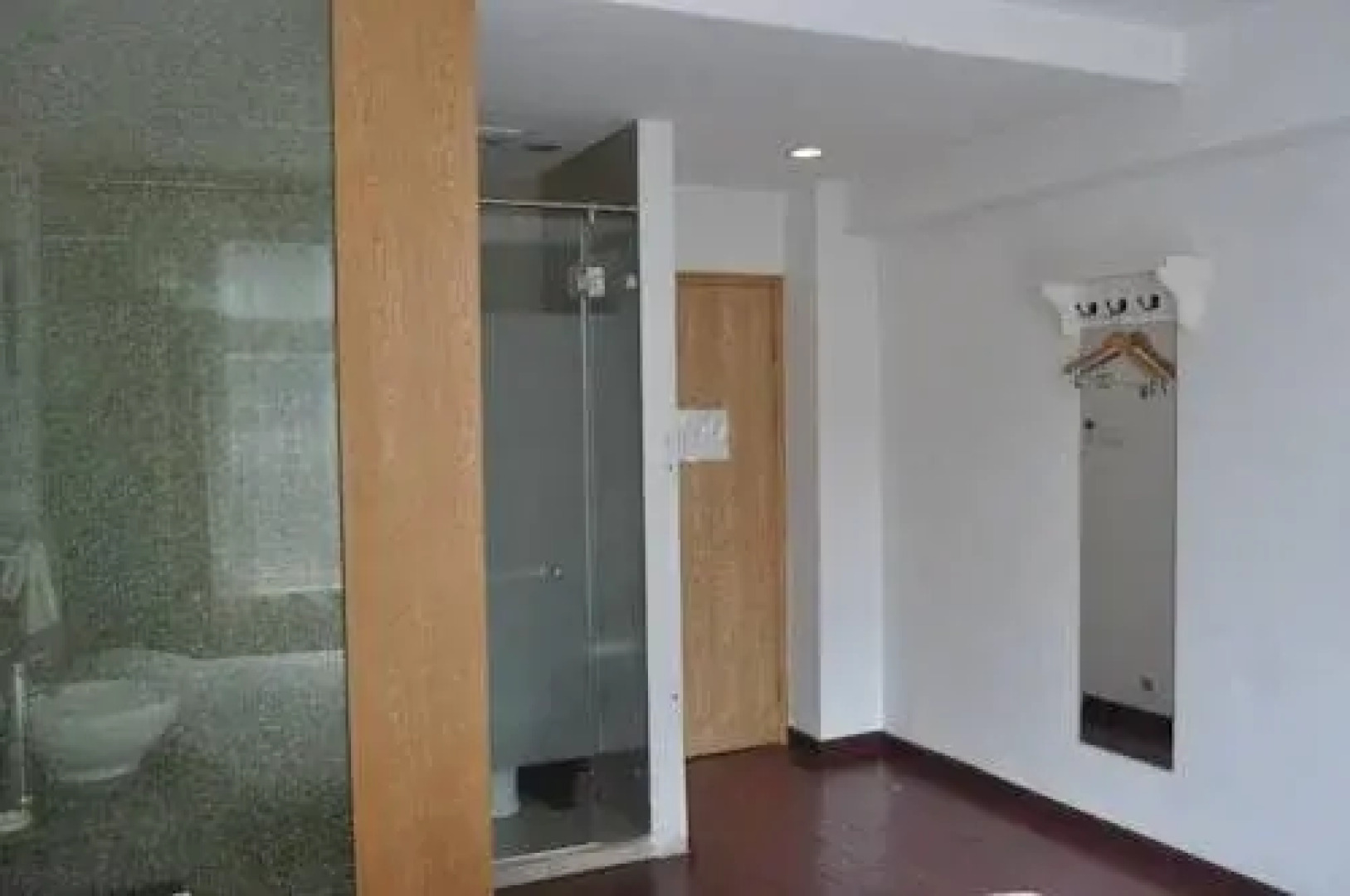 Yihao Business Hotel