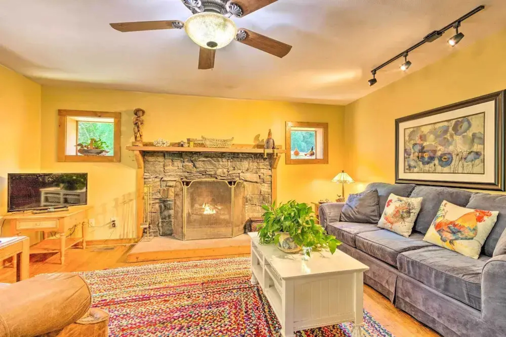 Rustic-yet-cozy Cabin w/ Patio, 12 Mi to Asheville