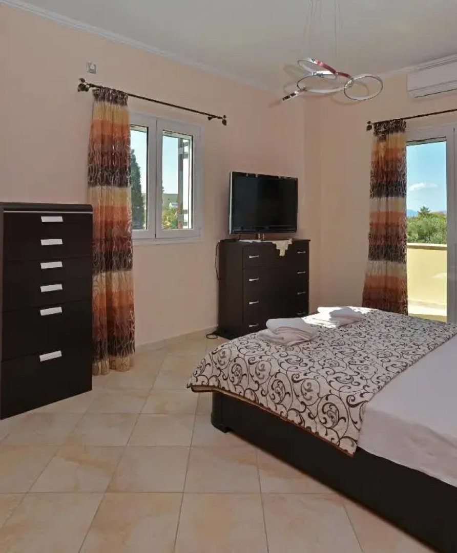 VILLA KONSTANTINOS 6 bedrooms