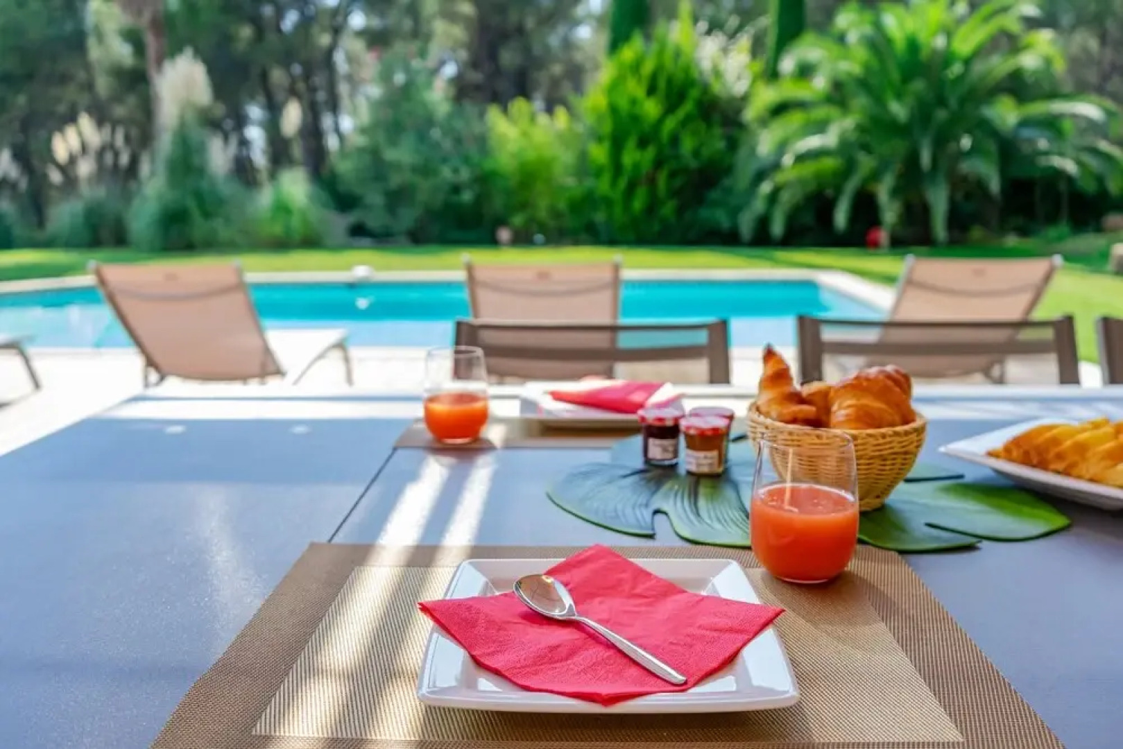 Villa Eléonore - plage à pied vue mer piscine sans vis-à-vis jardin 3600m² - Ted Home