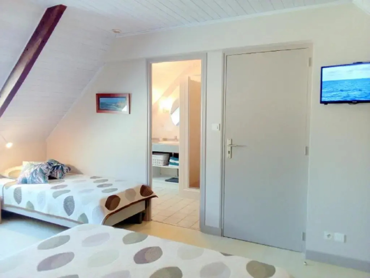 Au calme aux chambres de Kerantum avec cuisine ¿isposition.