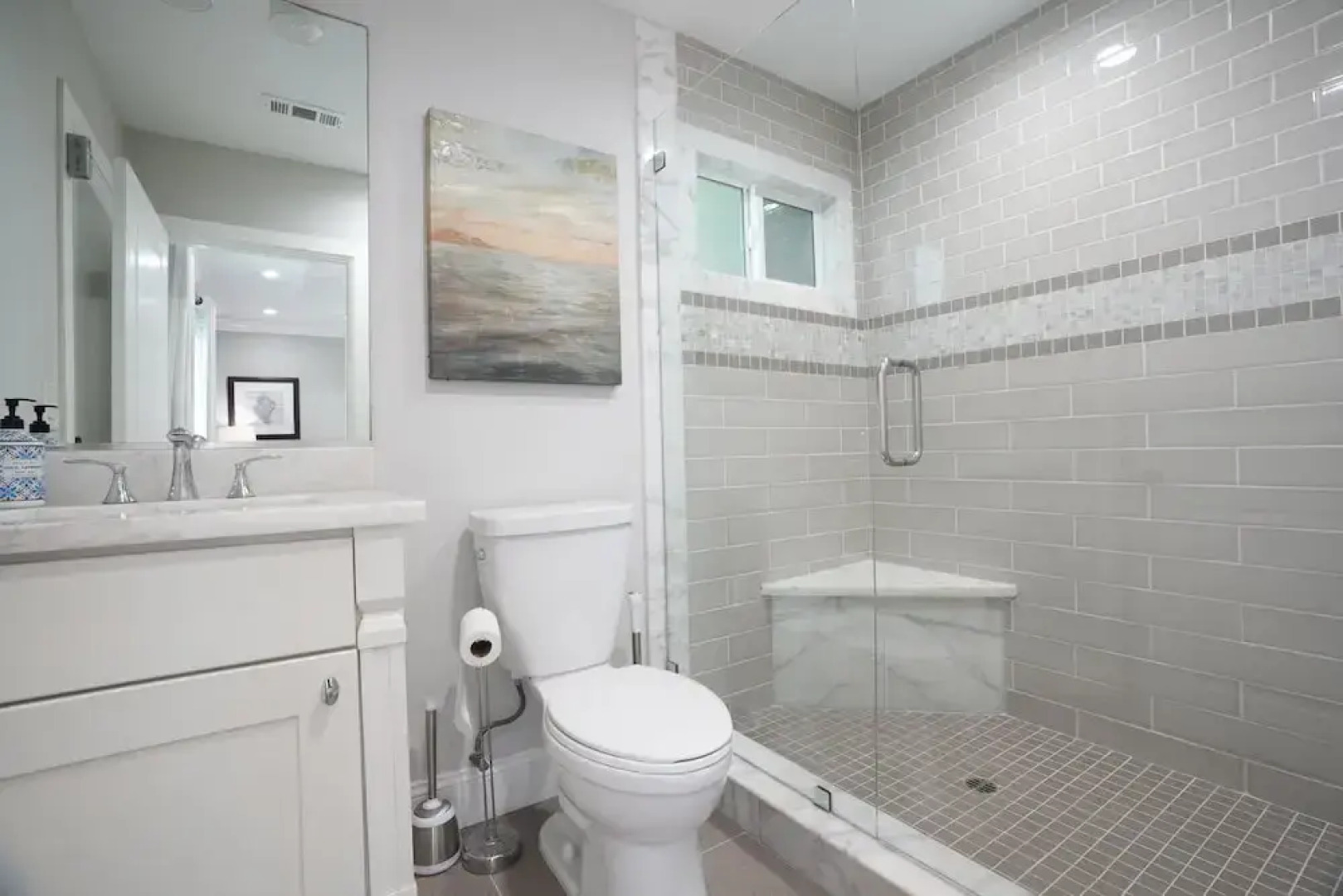 4 bedroom, 3 bathrooms Pool Home