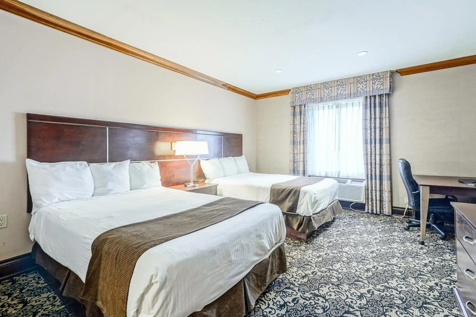 Woodbine Hotel and Suites