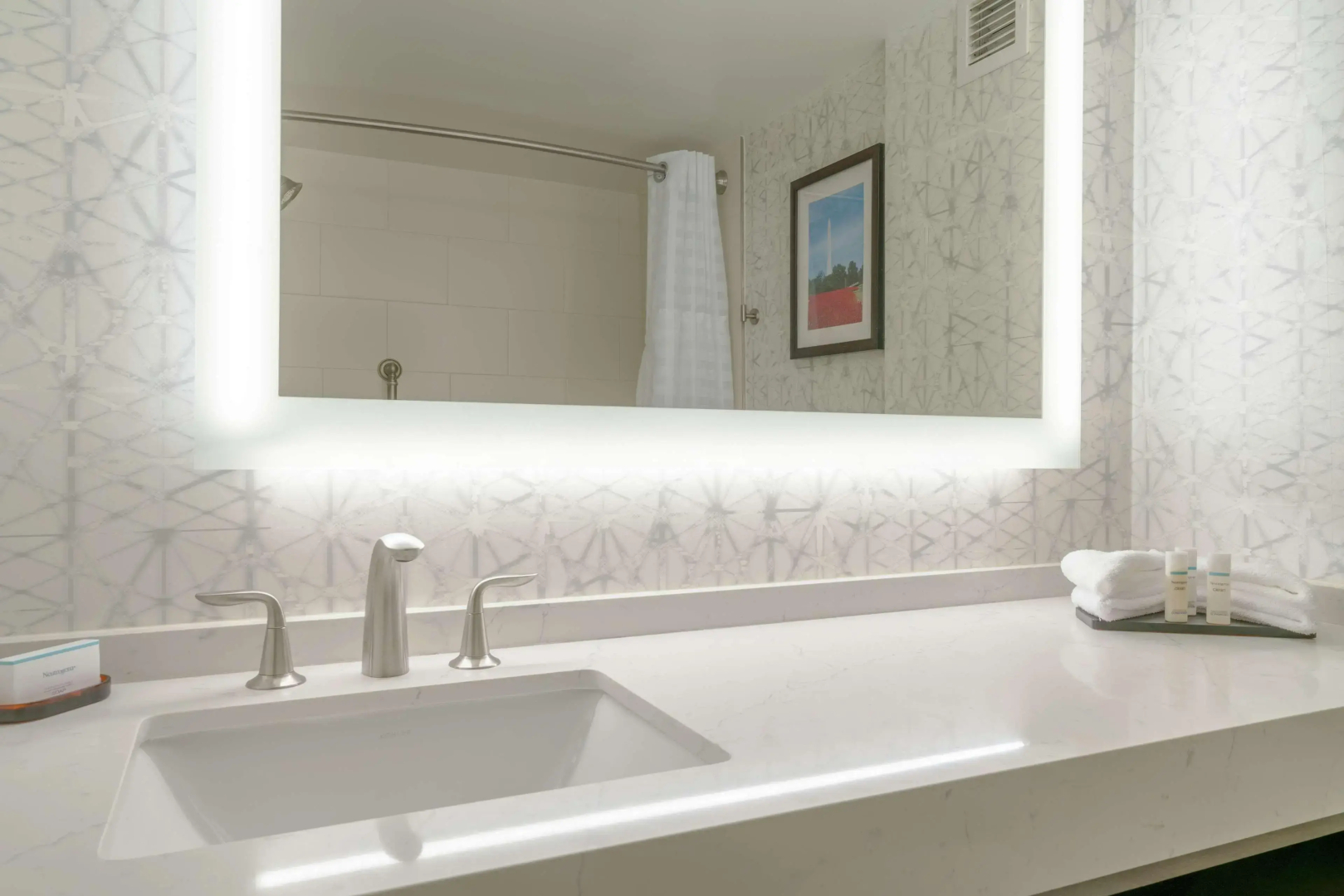 Embassy Suites by Hilton Alexandria Old Town