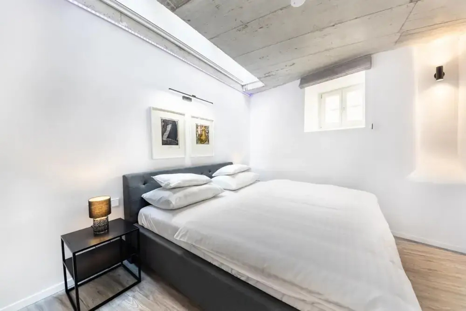 Townhouse Art Collection With Terrace Private Parking King Bed and Air Conditioning