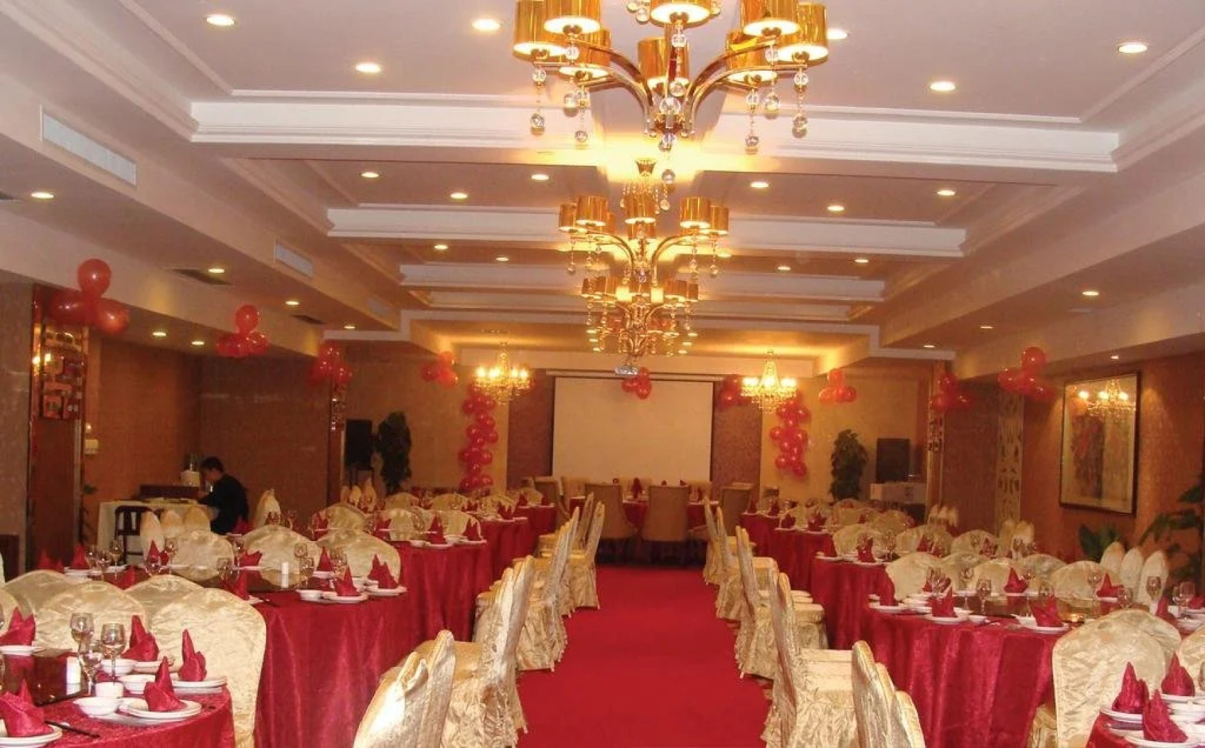 Double-Dove Peace International Hotel