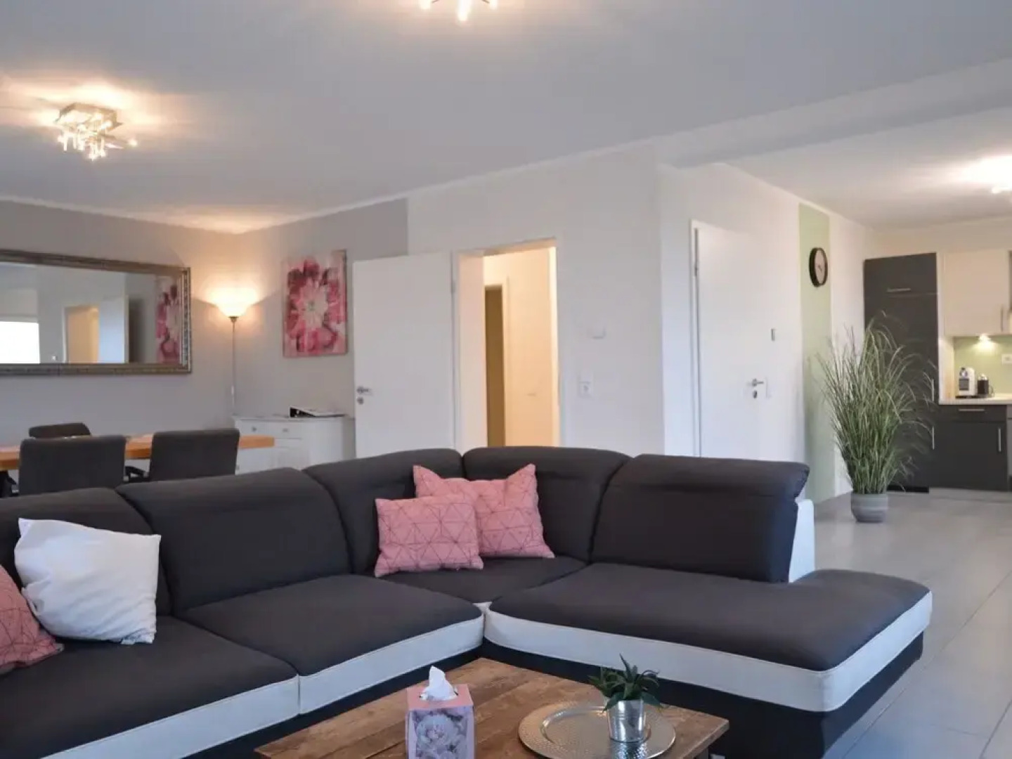 Charming Apartment in Weinsheim with Garden