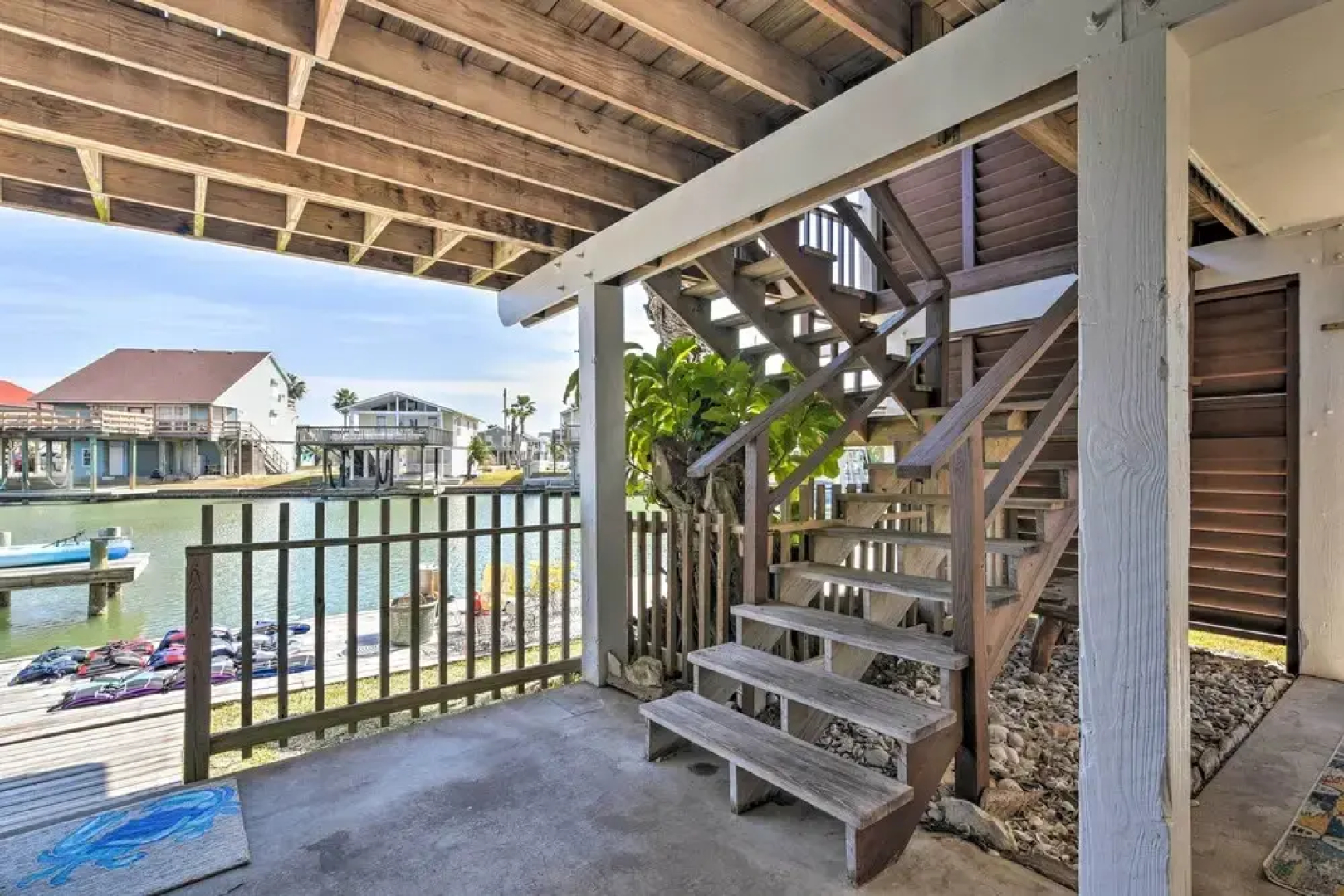 Jamaica Beach Waterfront Getaway: Kayaks & Dock!