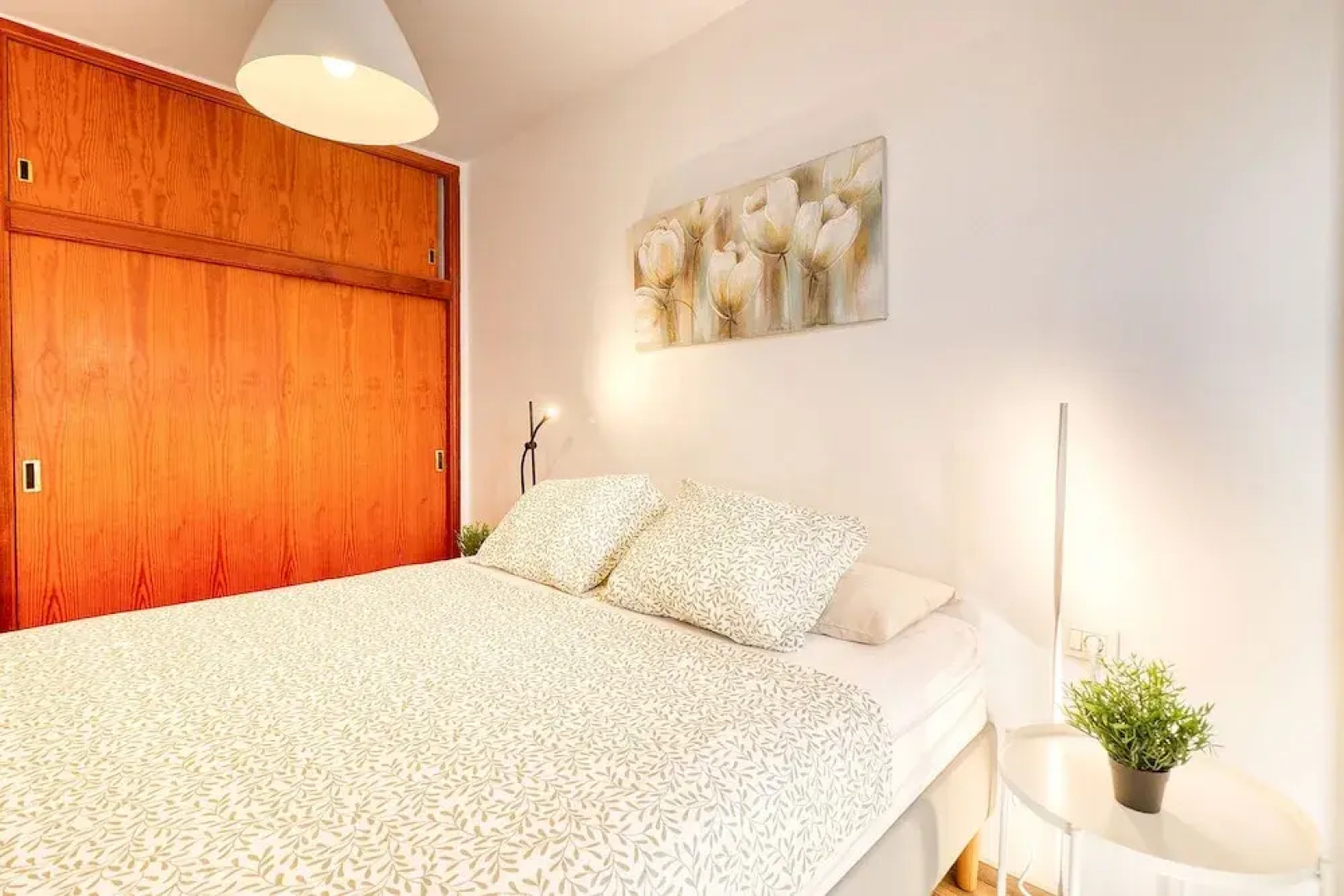 Retreat w Ocean Views Private Parking Ensuite