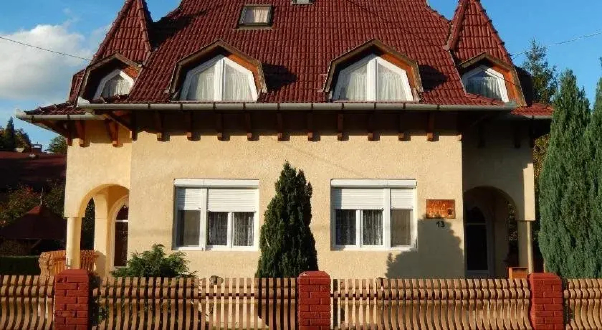 Henrietta Apartmanház