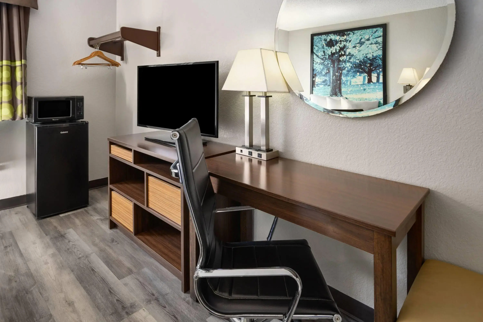Super 8 by Wyndham Latham/Albany Airport