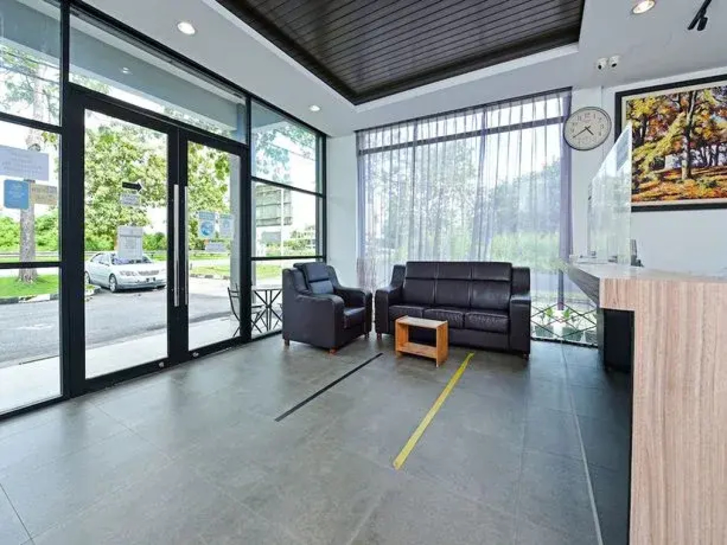 Capital O 90615 The Bed Hotel