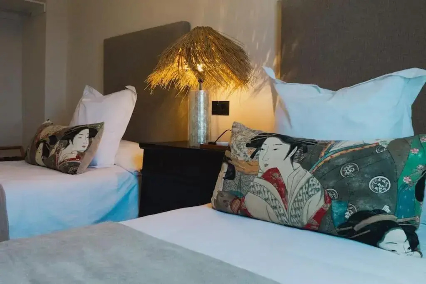 CASA ESPERANZA *Family Home Over the Sea*