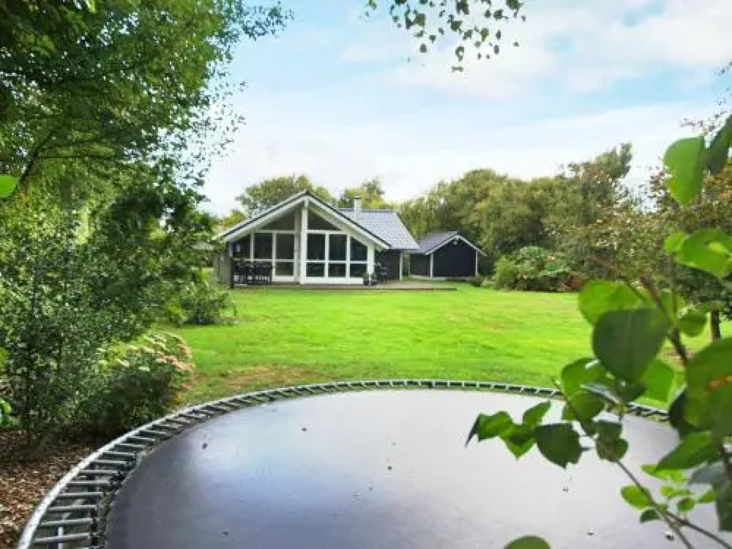 Three-Bedroom Holiday home in Tarm 5