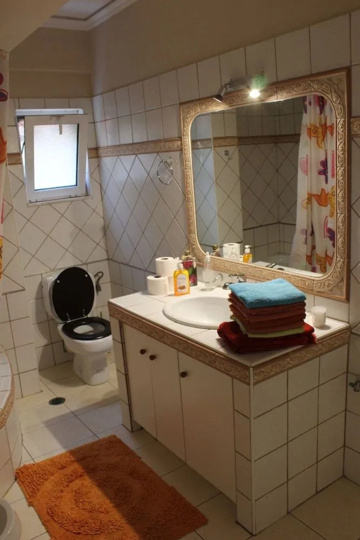 LEVY'S Place Athens Airport