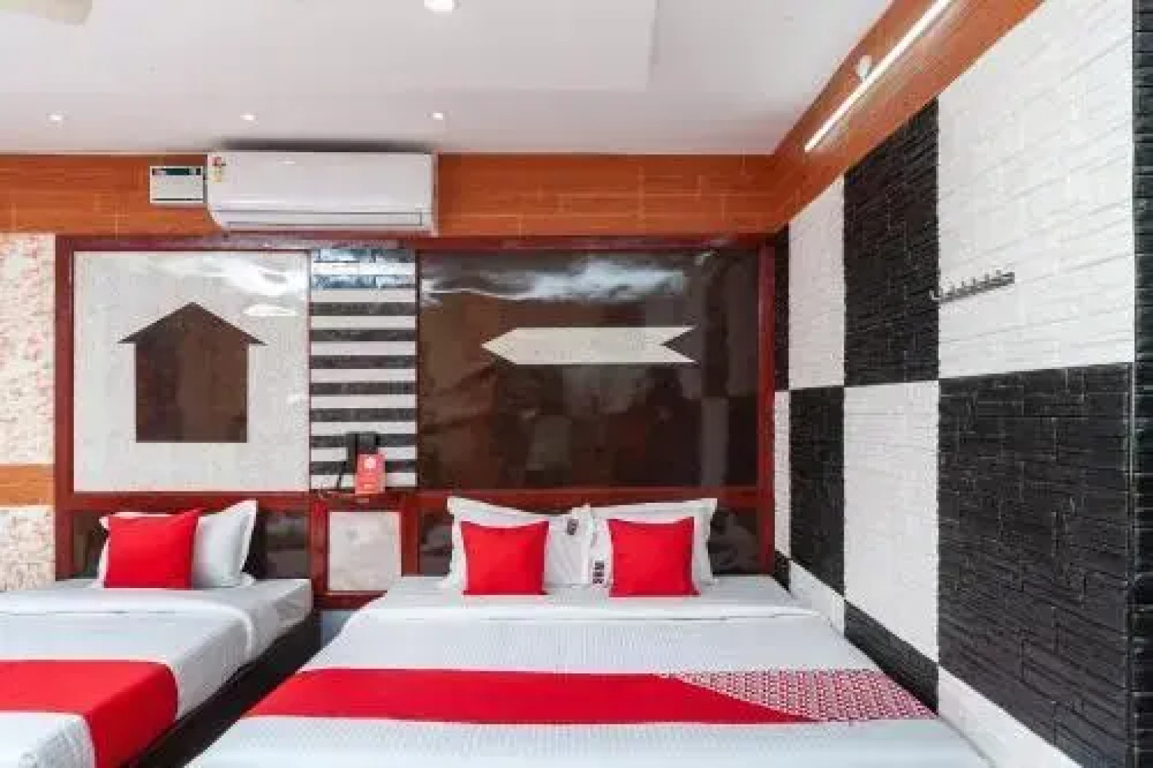 OYO 26735 Hotel Gnanam Residency