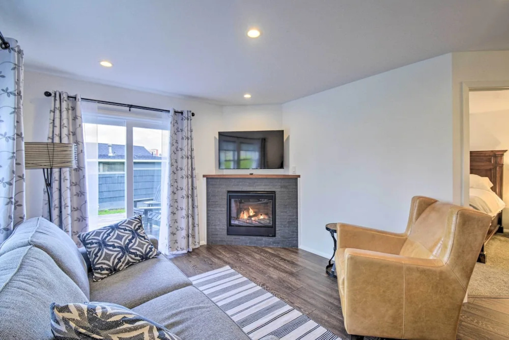 Updated Port Orchard Home, Walk to Waterfront