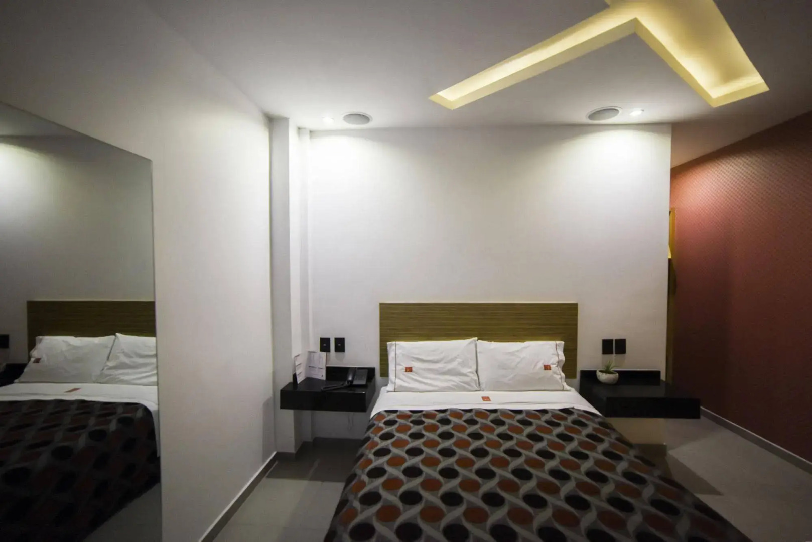 Six Hotel Guadalajara Expiatorio