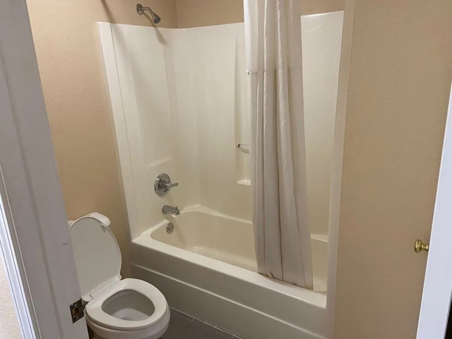 Ashwood Inn & Suites