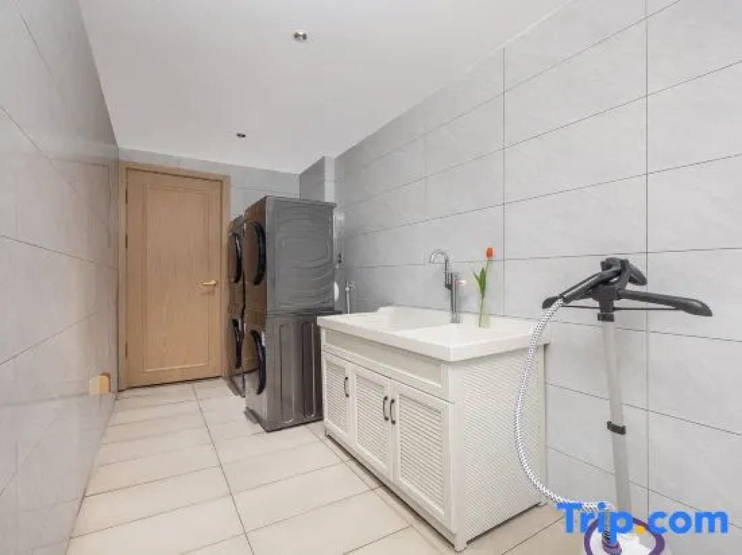 Vienna Hotel ( Liangshan Dechang Rainbow Bridge Branch)