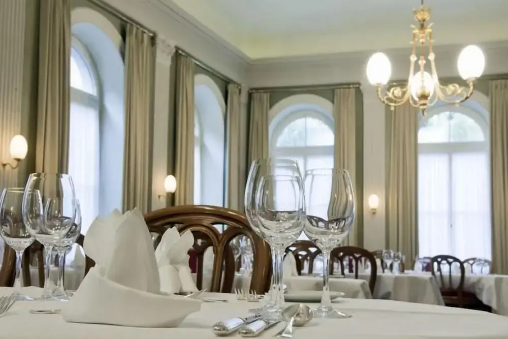 BLUME. - Baden Hotel & Restaurant