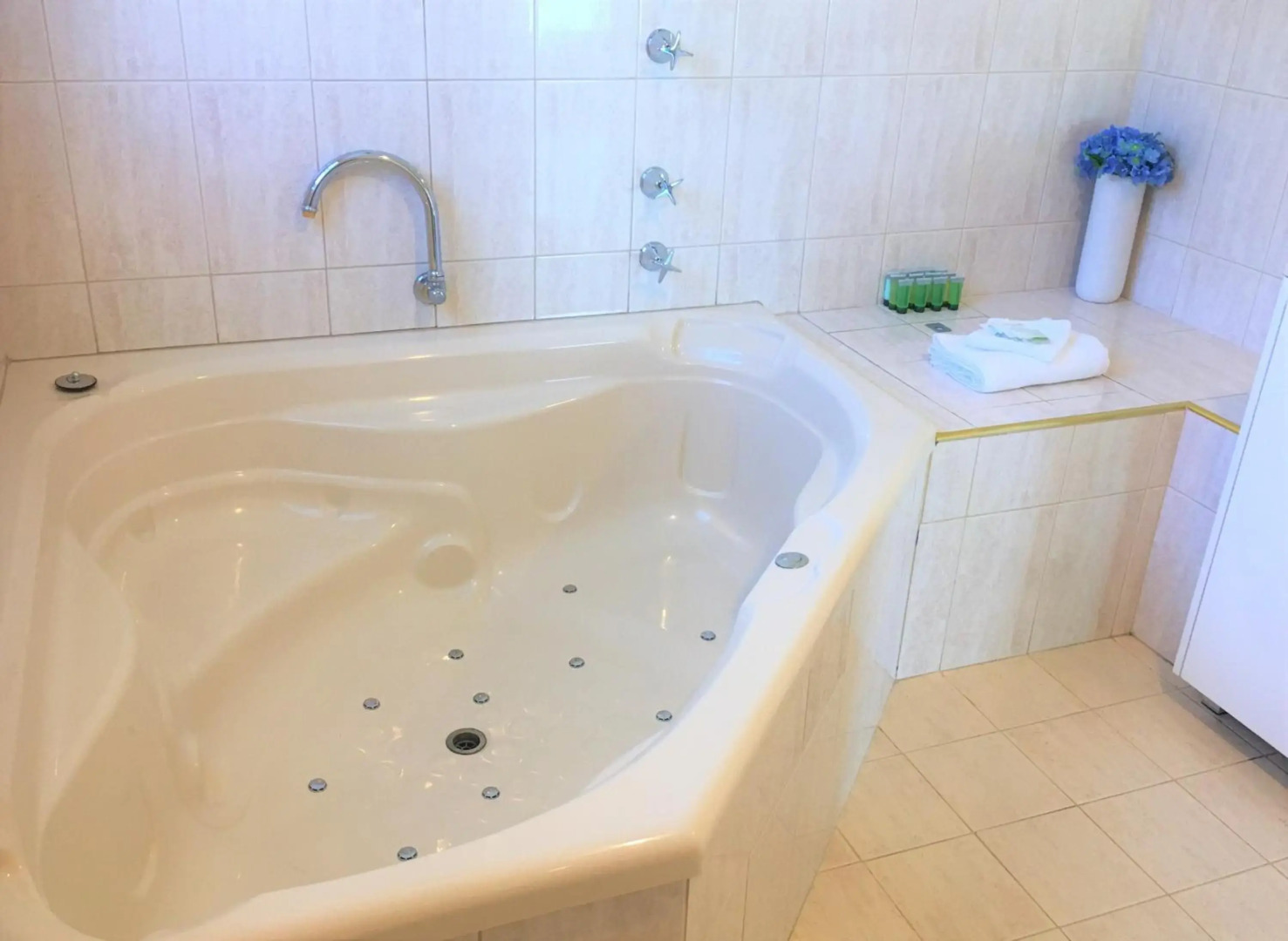 Paradise Beach Apartments