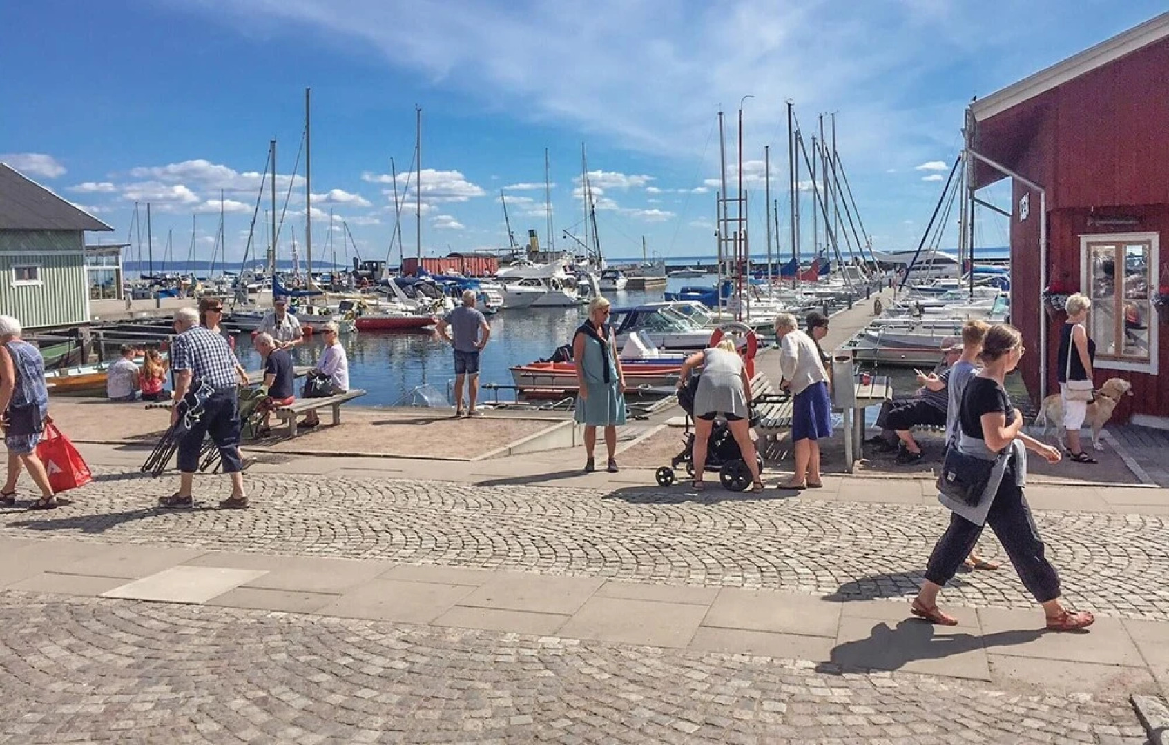 Amazing Home in Hjo With 3 Bedrooms and Wifi