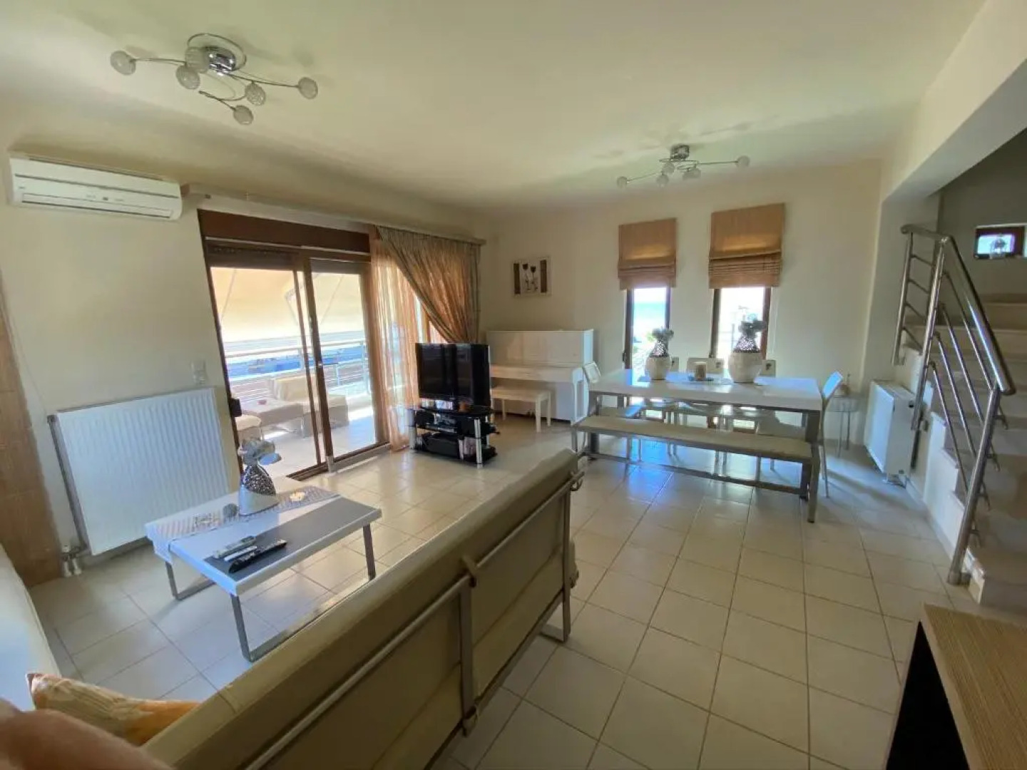 Sunny Villa by the beach Gournes