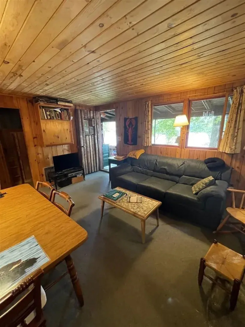 Greens Limit 6 2 Bedroom Cottage by RedAwning