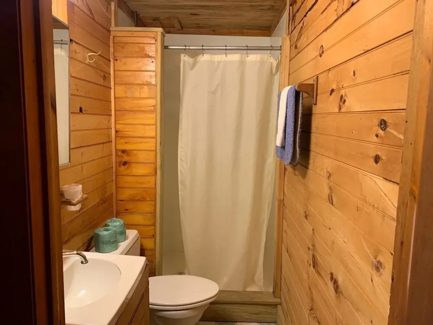 Pine Crest Motel And Cabins