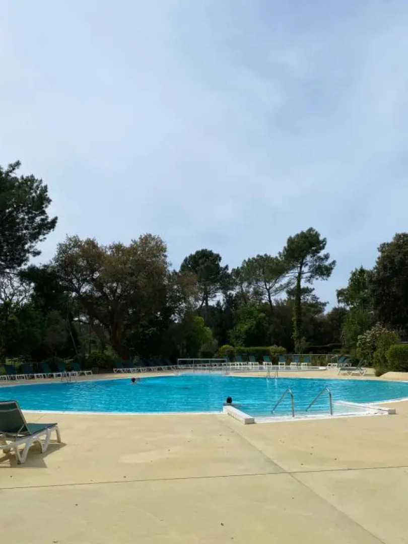 Appartement du Golf Les Bastides piscine et océan