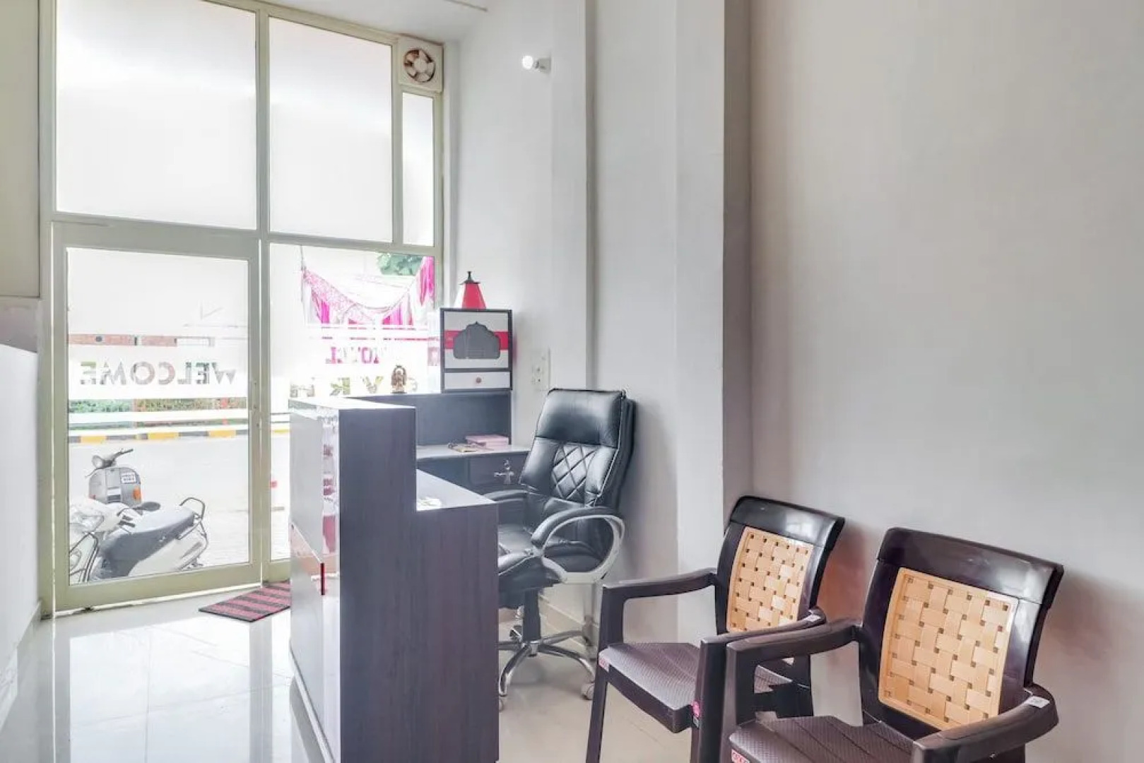 Spot On 48646 Hotel Gvrh