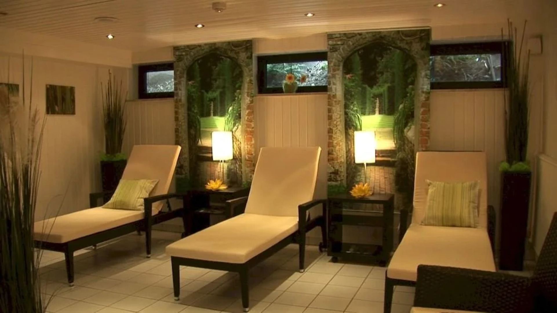 CityClass Hotel Atrium Budget