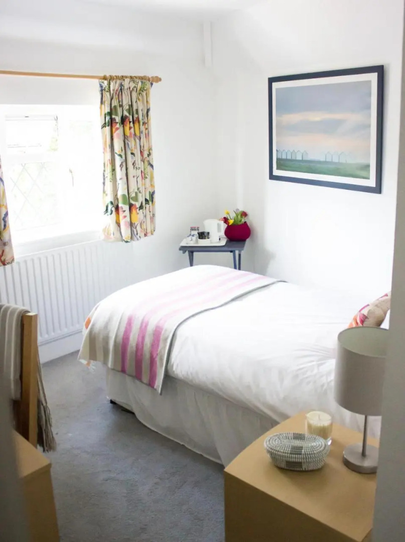 Moniques Bed  Breakfast