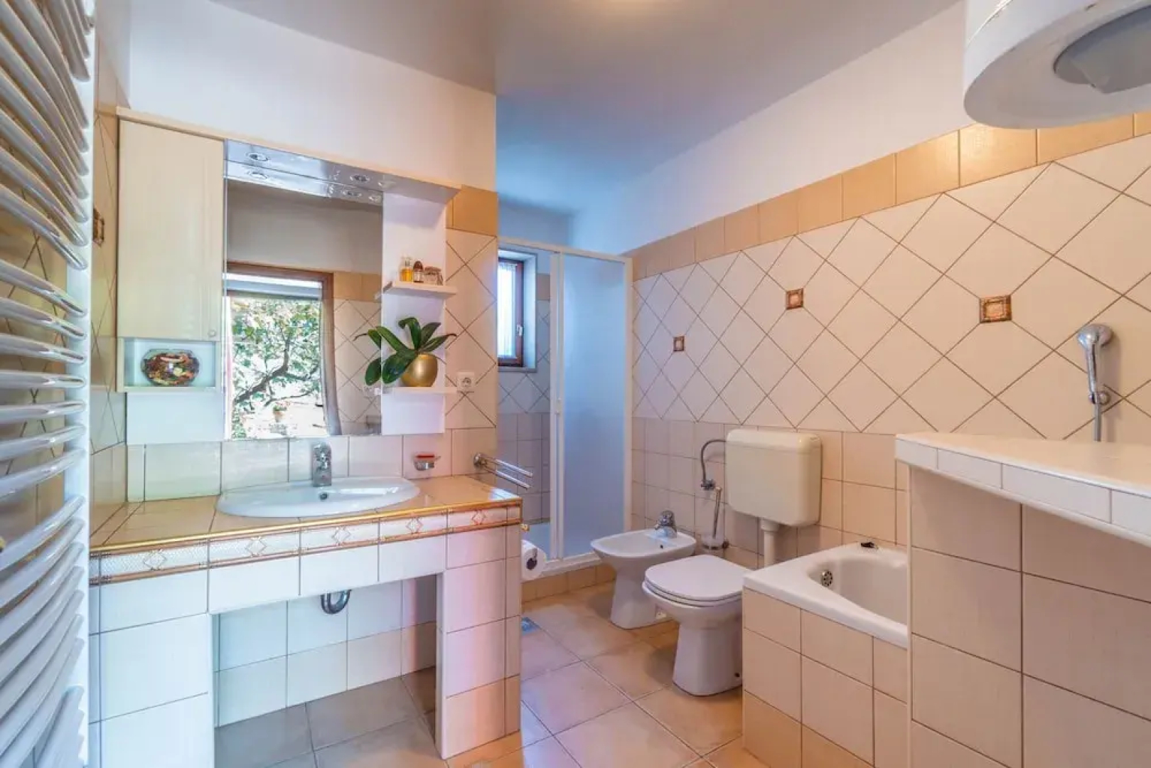 Apartment 1510