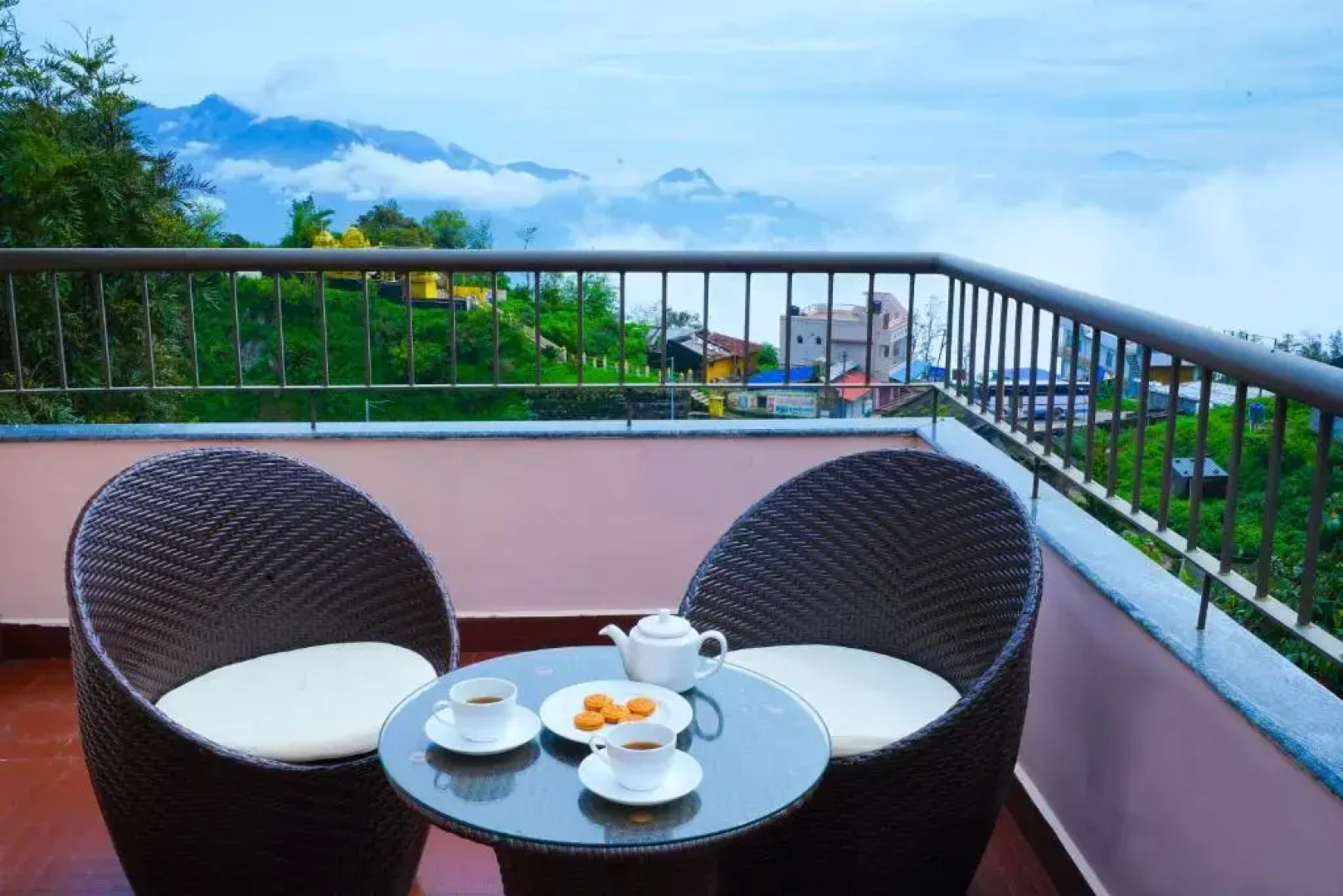 Shola Crown Resort - Munnar