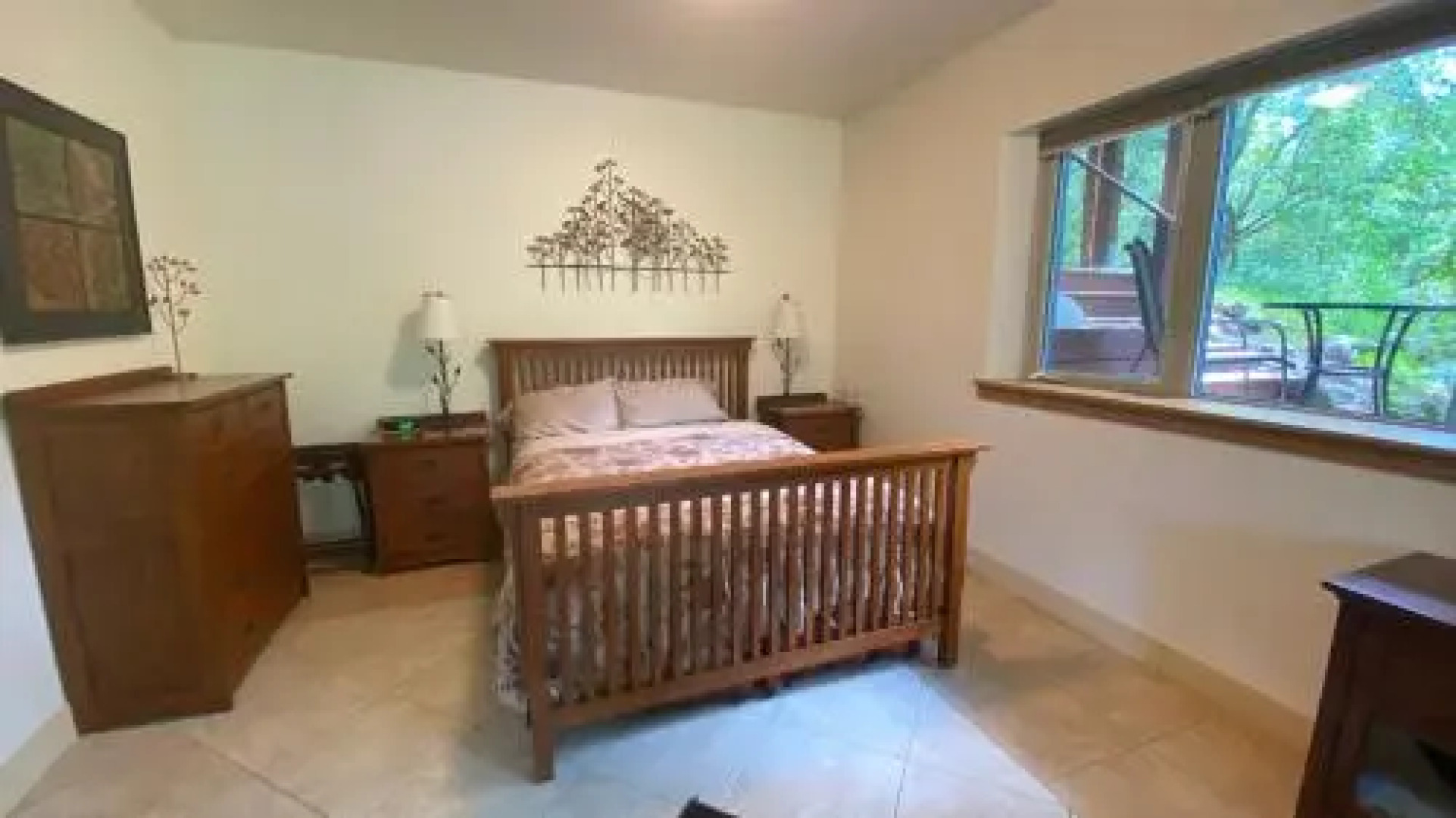 Eagle Peak Guesthouse