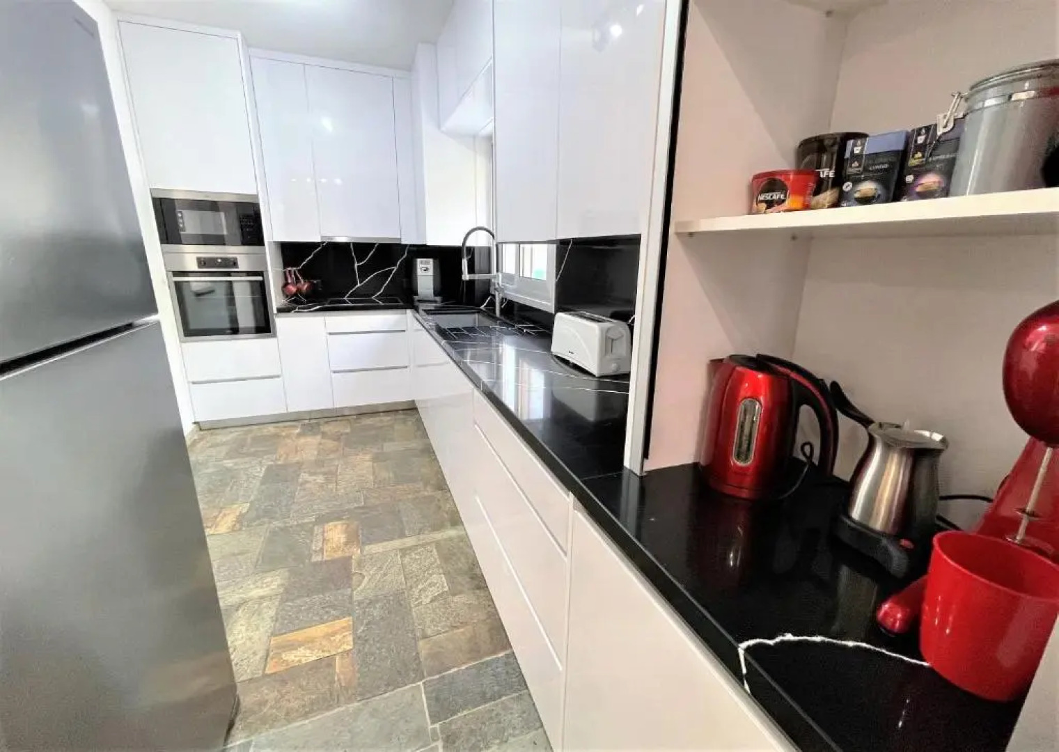 Blossom Holiday Villa DPS18