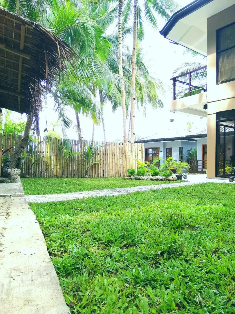 Southseas Beach Resort and Dive Center