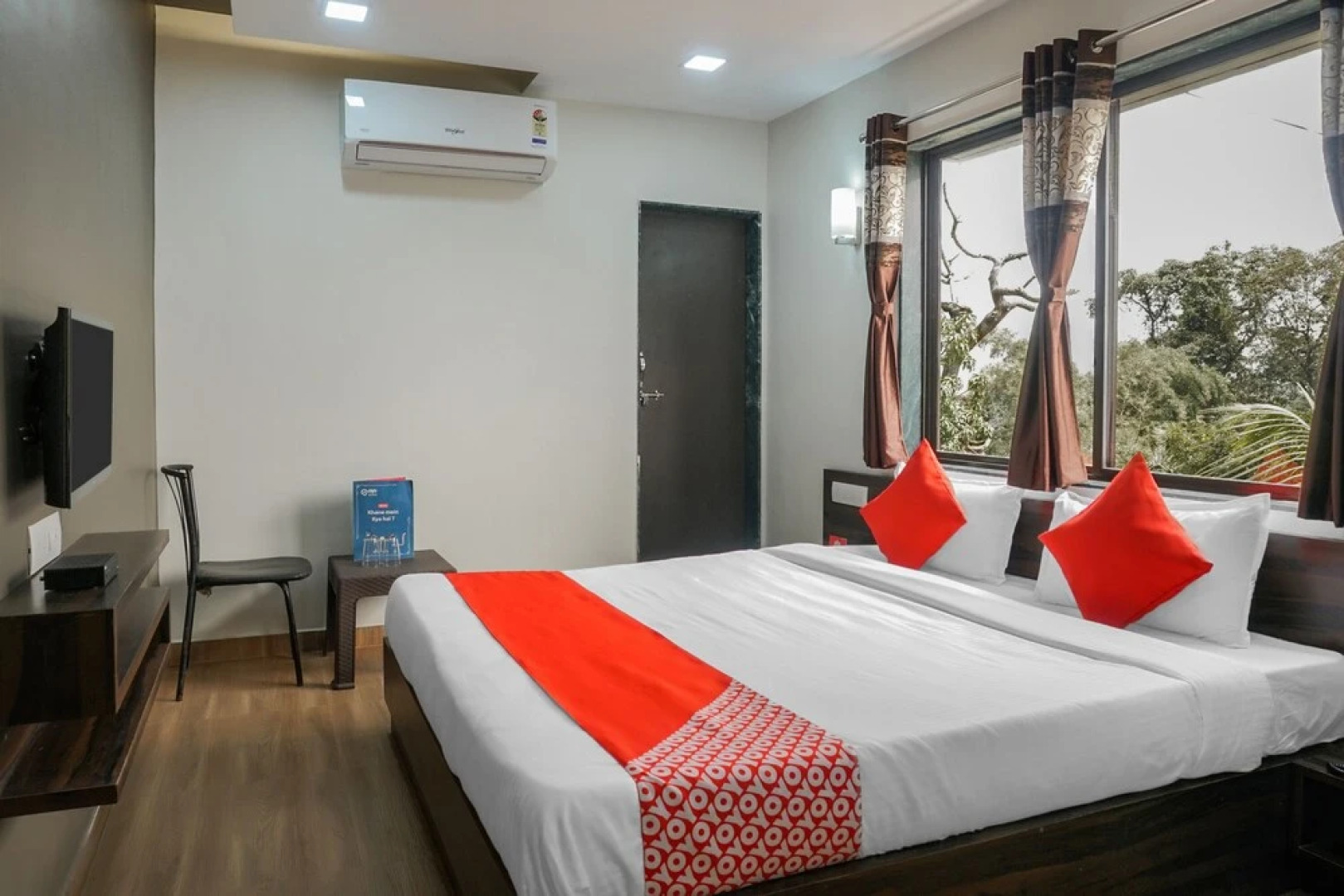 OYO 18815 Bhushan Residency