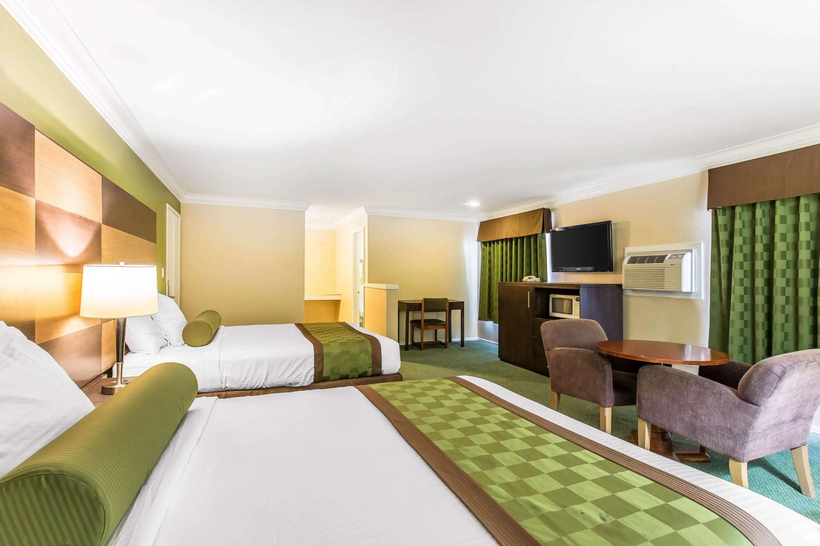 Rodeway Inn & Suites Canyon Lake-Menifee West