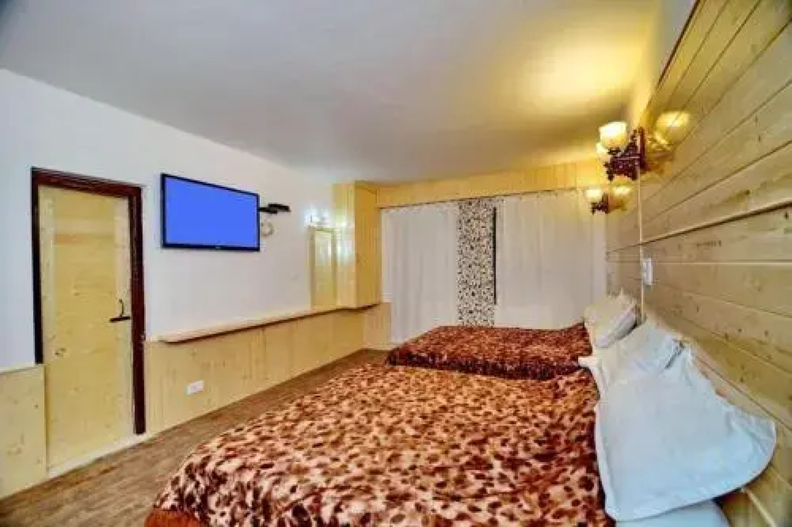 Hotel Fifth Season - Pahalgam