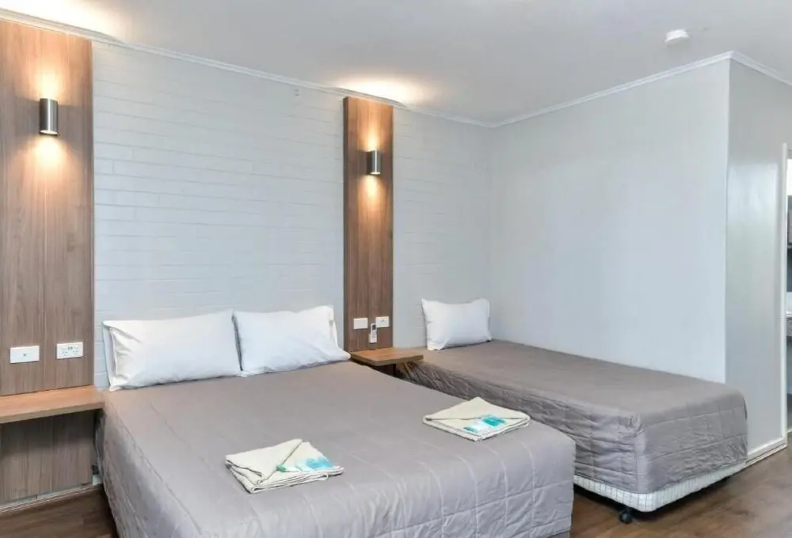 Platinum Motel