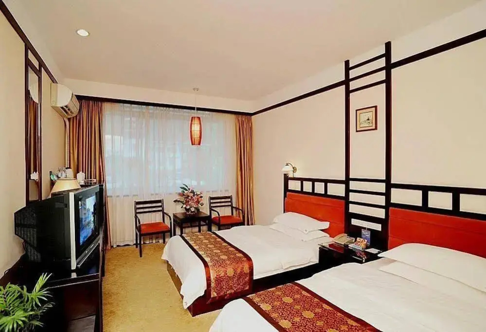 Yangshuo Huating Holiday Inn
