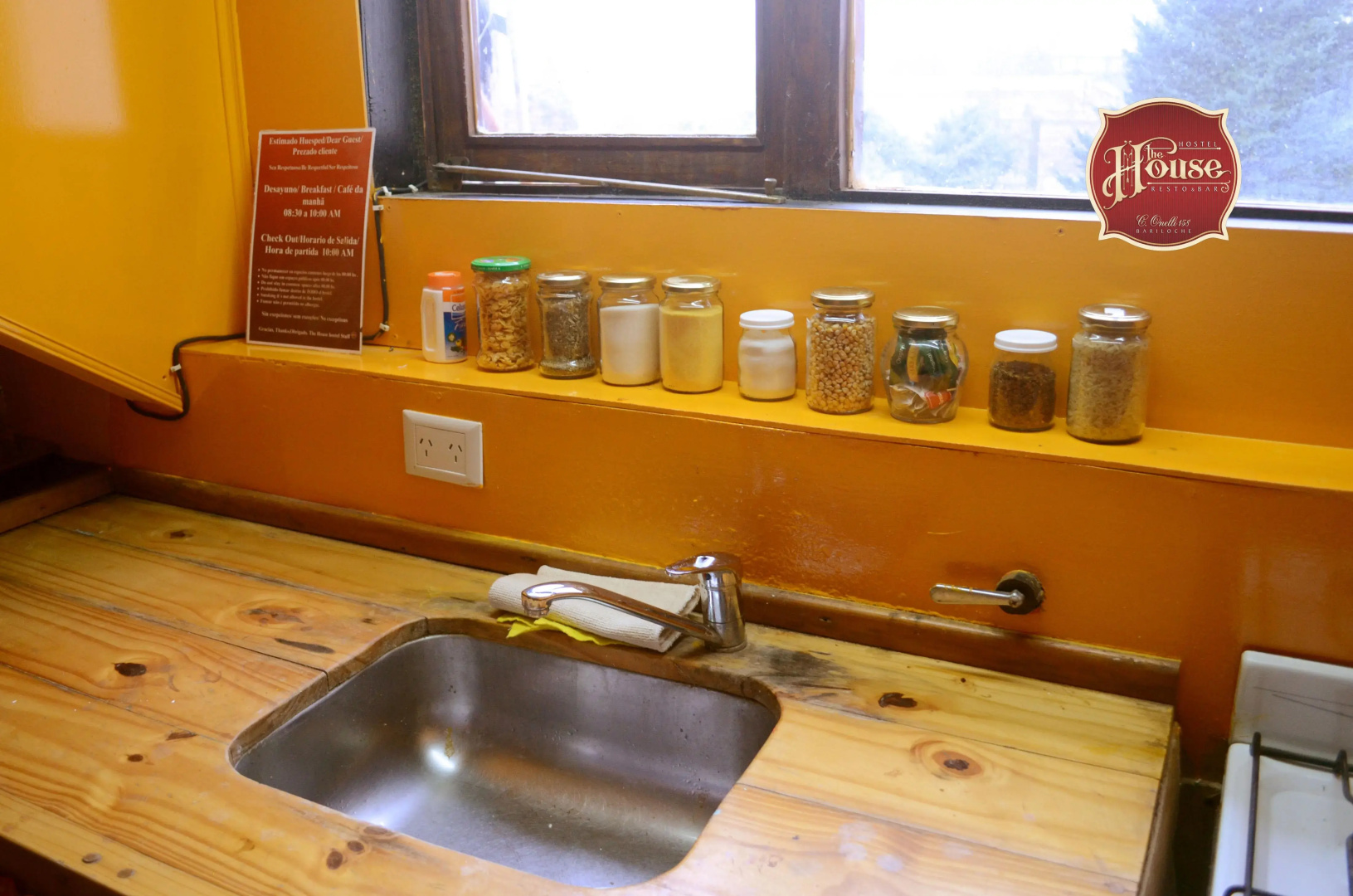 The House Hostel Resto & Bar Bariloche