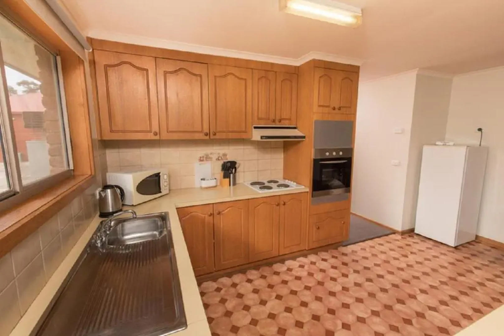 Early Australian Motor Inn