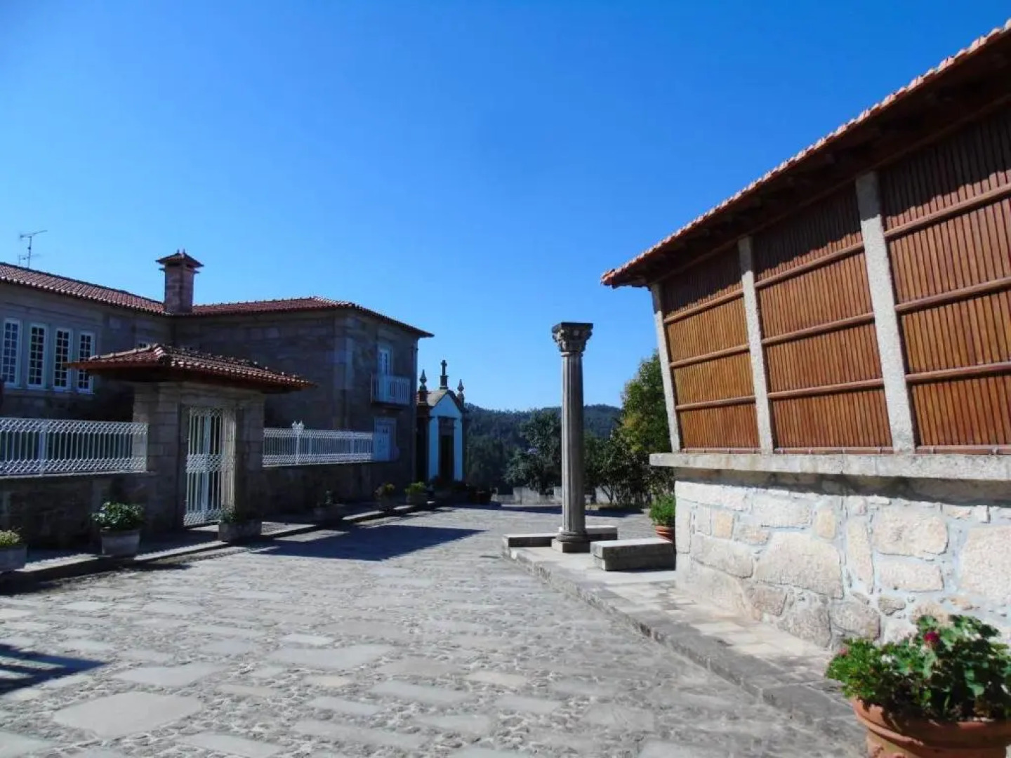 Villa with 6 bedrooms in Fermedo with private pool enclosed garden and WiFi 28 km from the beach