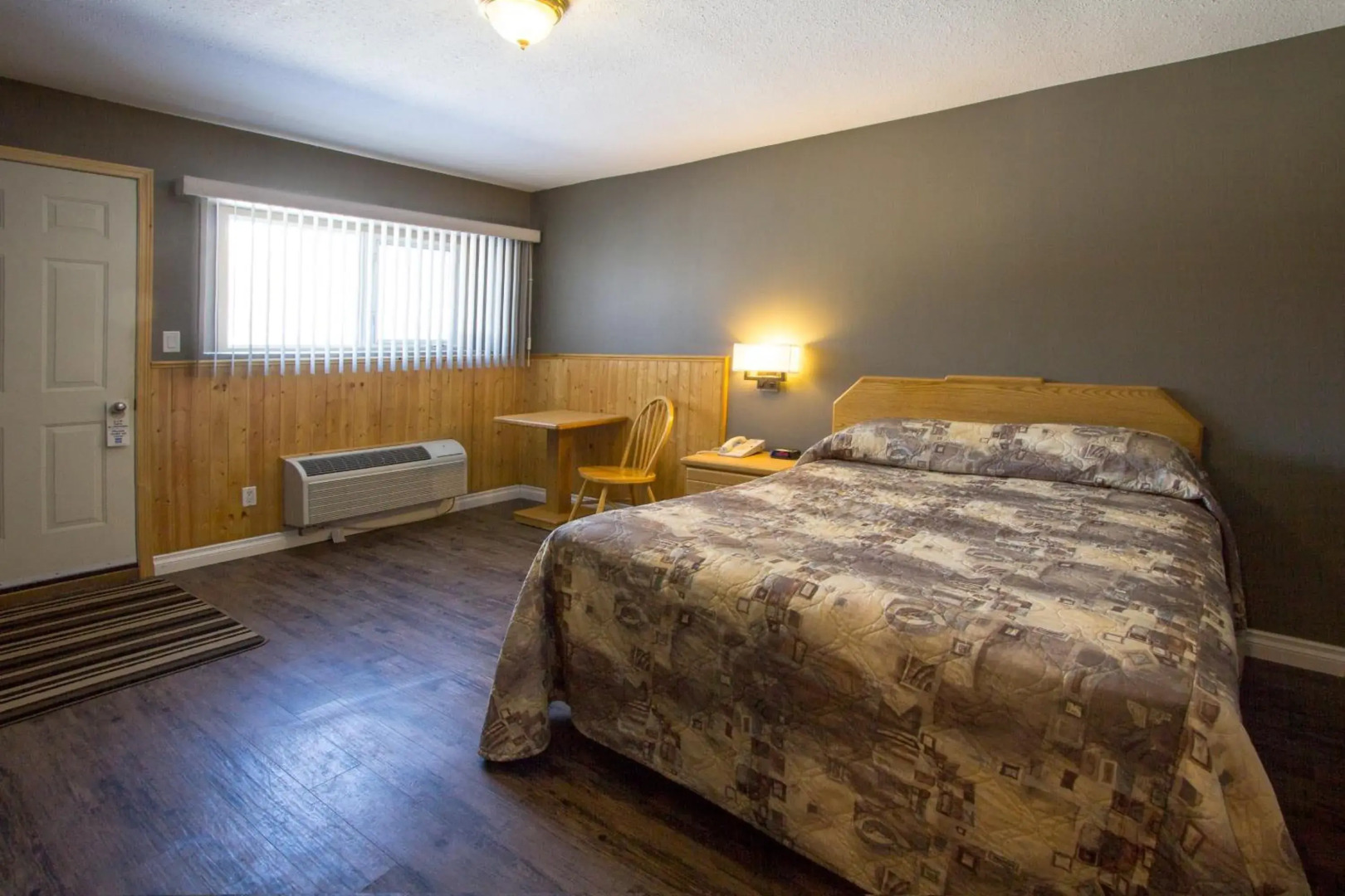 Howey Bay Motel & Restaurant