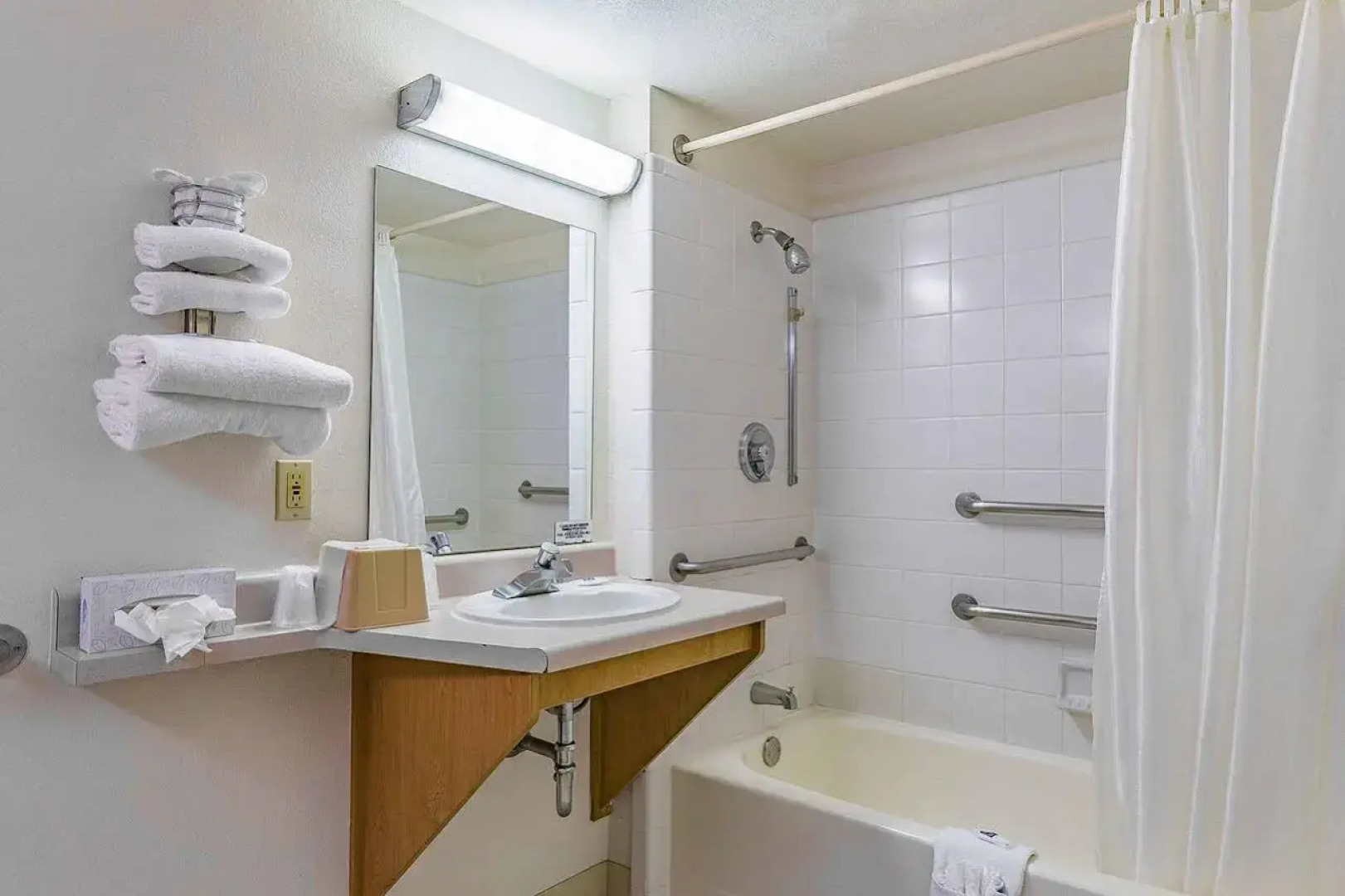 Motel 6 Fresno, CA - Yosemite Hwy