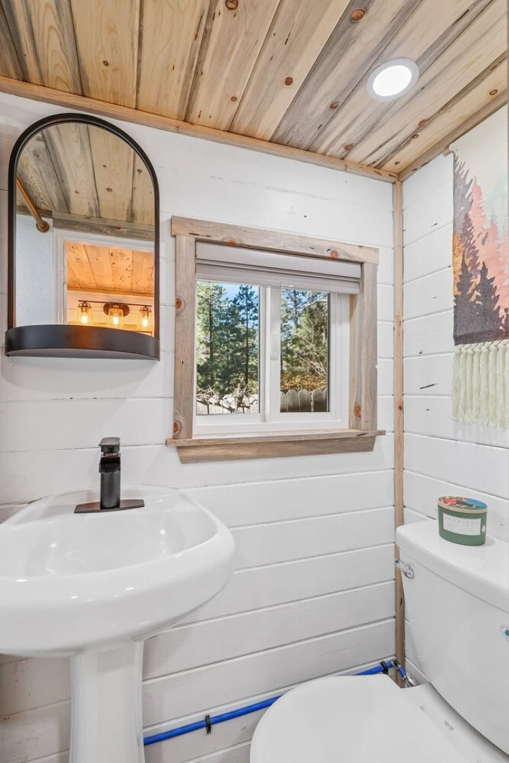 Tiny House! Quiet, Pine Trees, Private, Close to Grand Canyon, Sedona, Oak Creek Just off I17 by Redawning